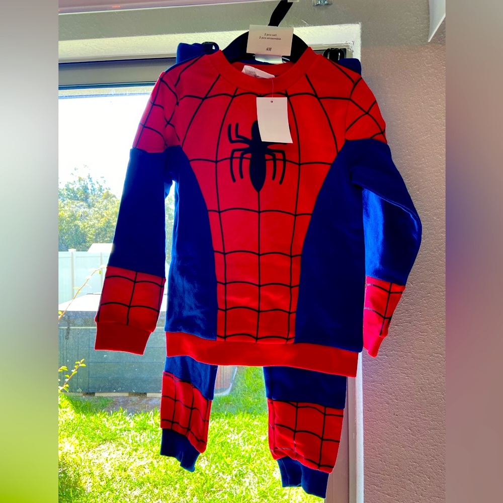 2 piece Spider-Man set includes long sleeve shirt and pants